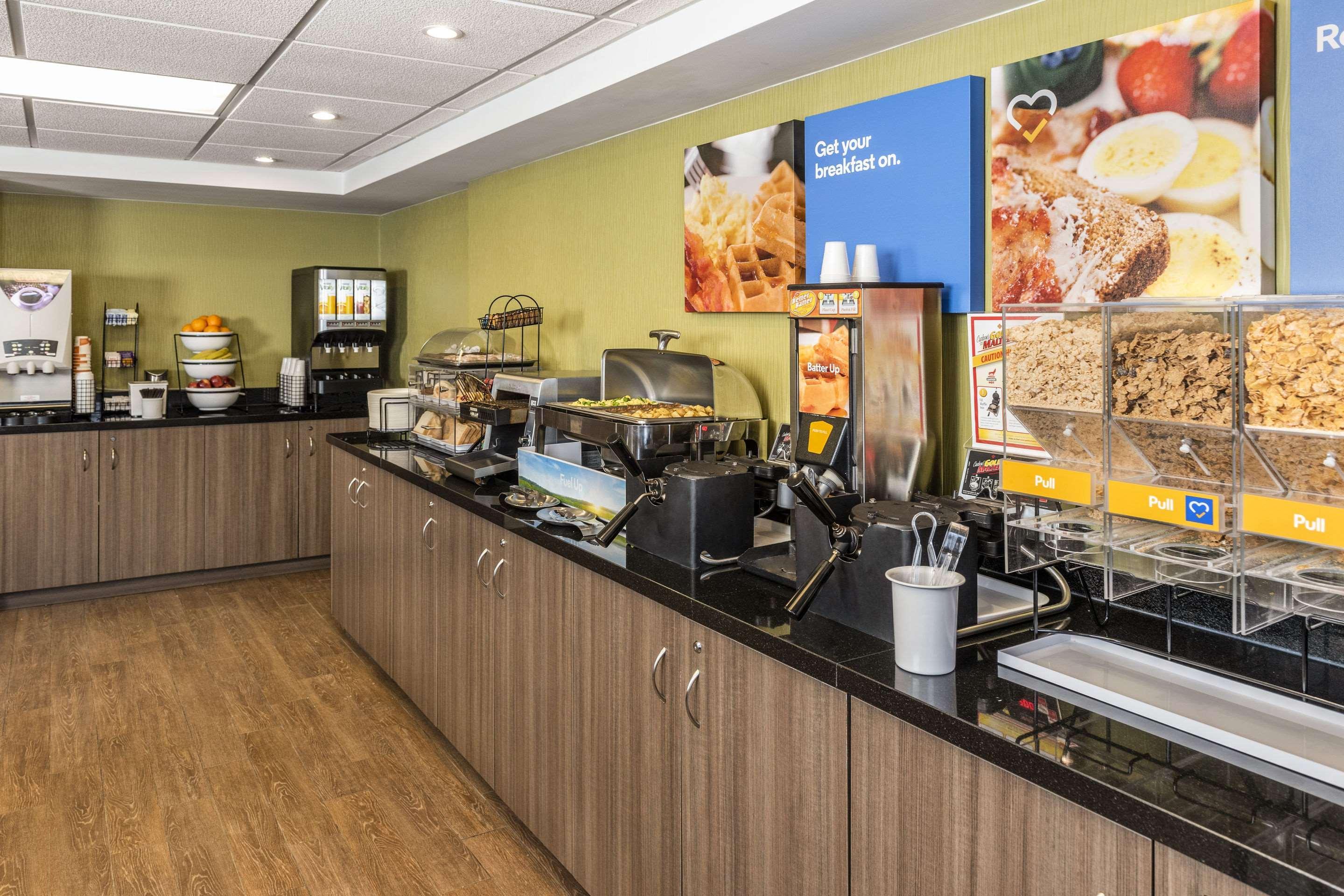 Comfort Inn Эдмундстон Экстерьер фото