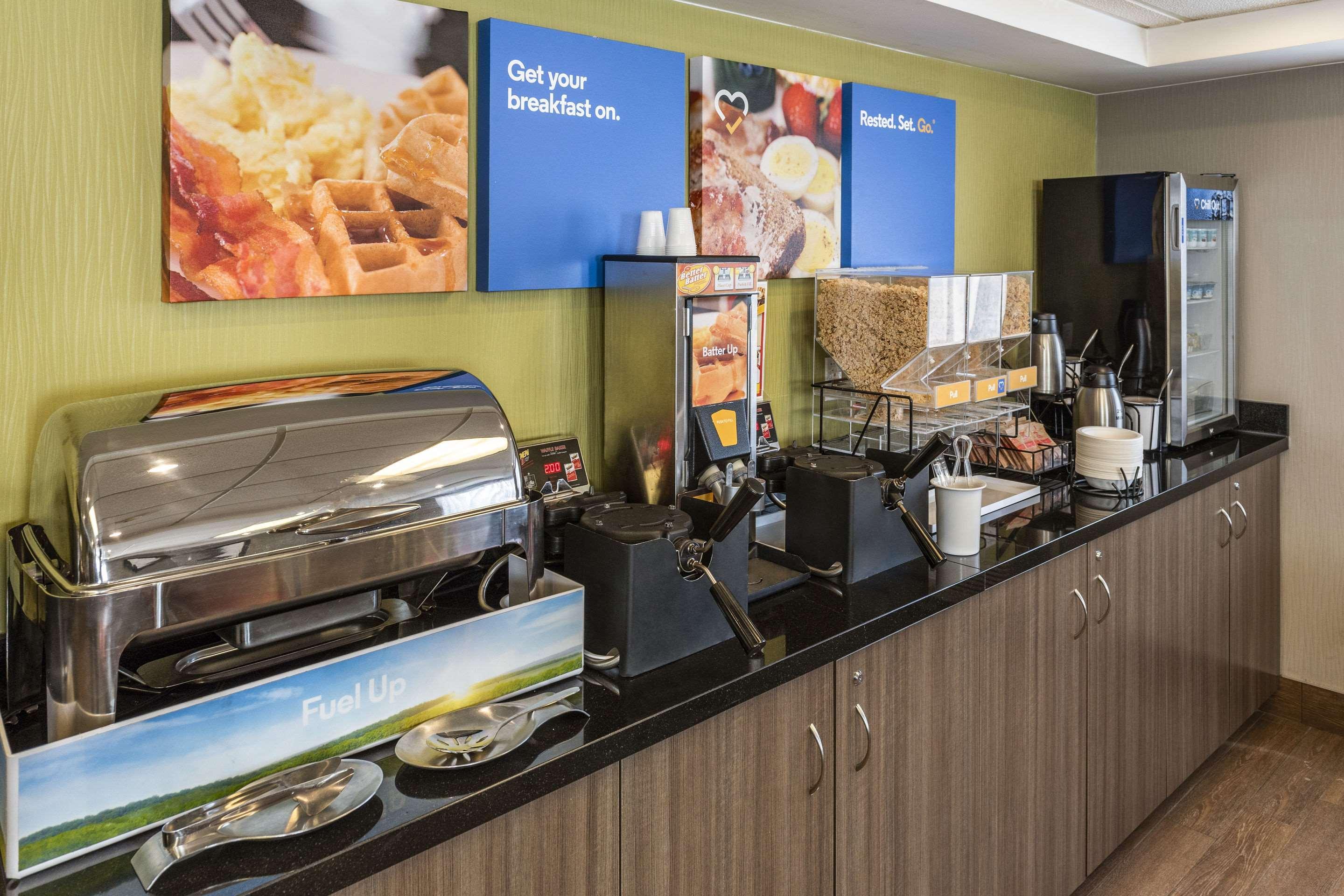 Comfort Inn Эдмундстон Экстерьер фото