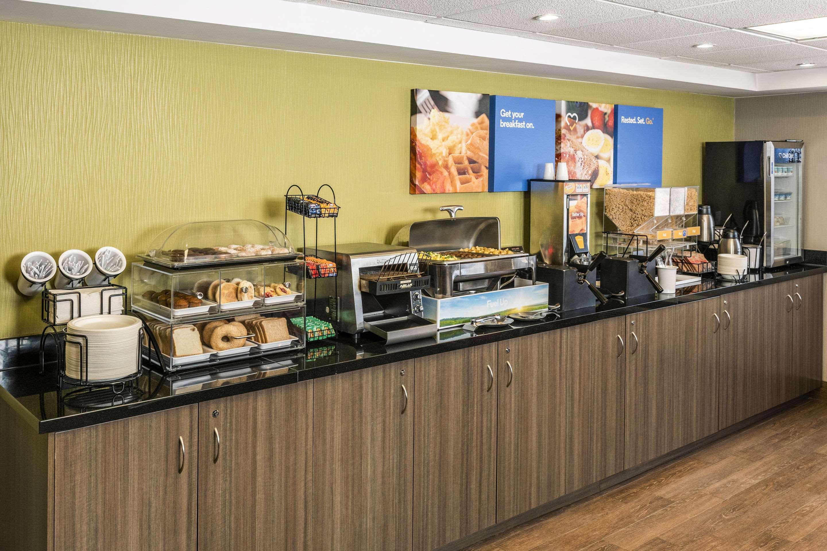 Comfort Inn Эдмундстон Экстерьер фото