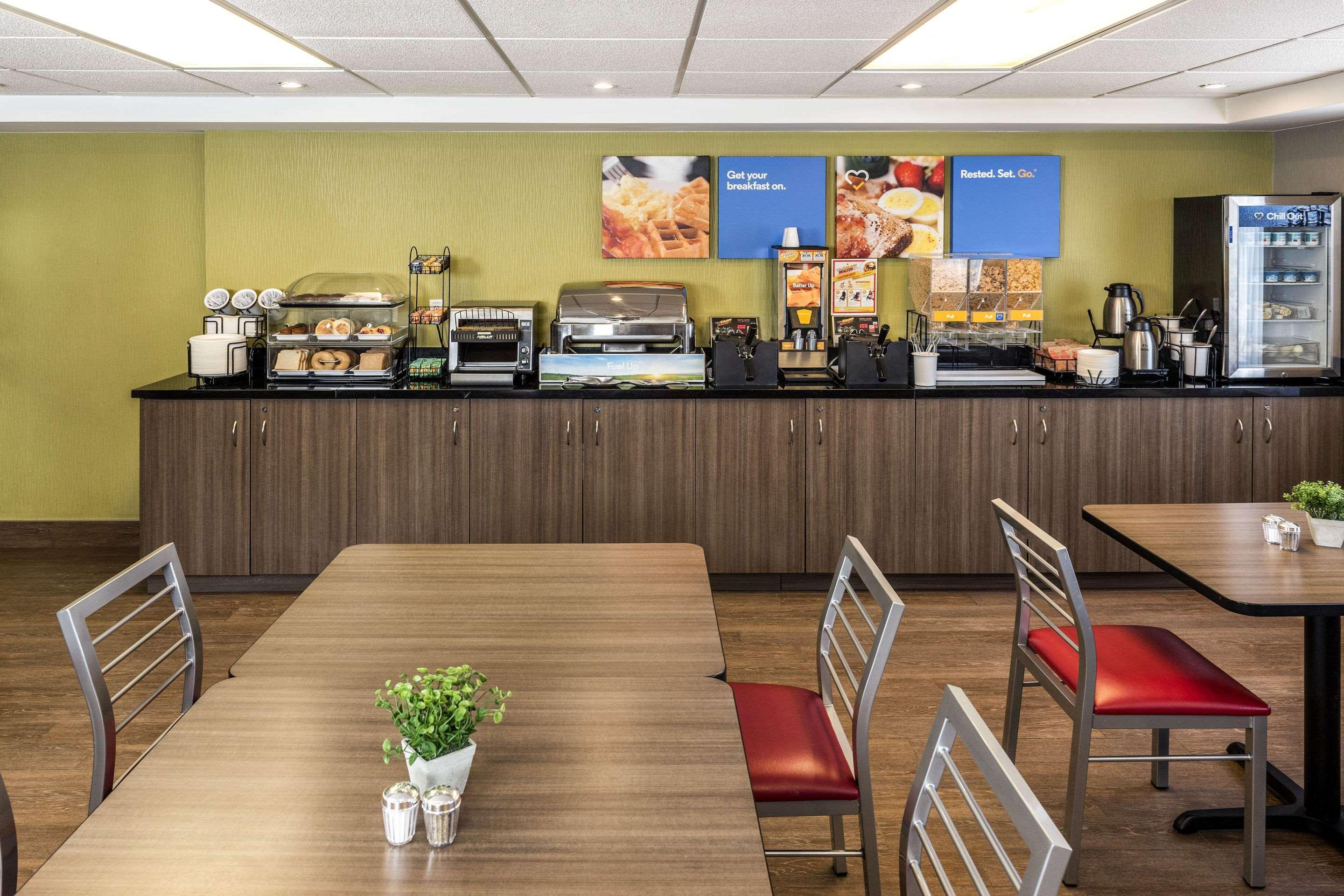 Comfort Inn Эдмундстон Экстерьер фото