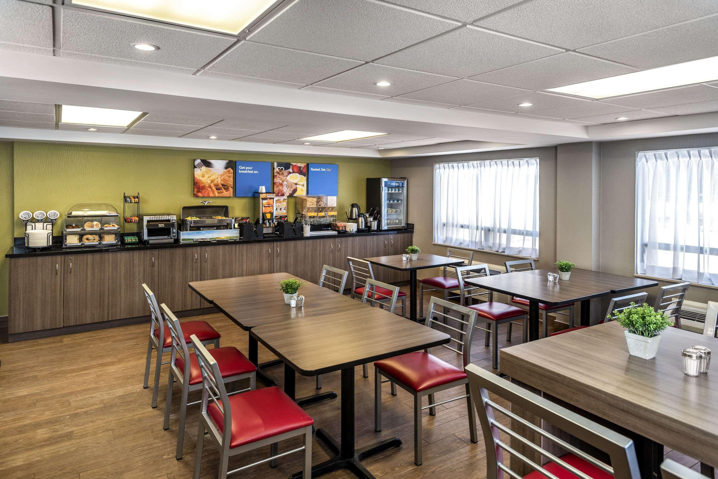 Comfort Inn Эдмундстон Экстерьер фото