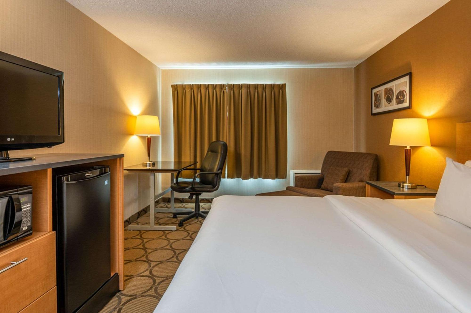 Comfort Inn Эдмундстон Экстерьер фото