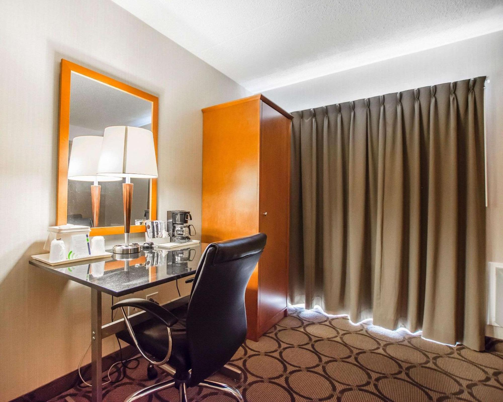 Comfort Inn Эдмундстон Экстерьер фото
