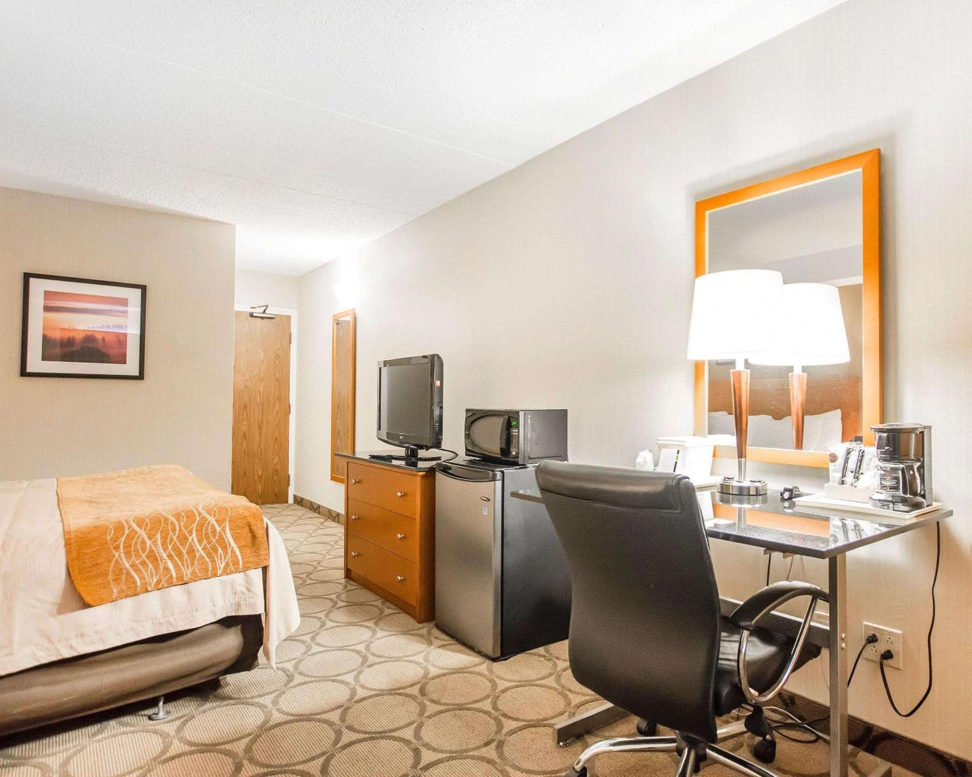 Comfort Inn Эдмундстон Экстерьер фото